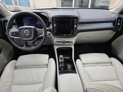 2024 Volvo XC40 Ultimate Dark Theme