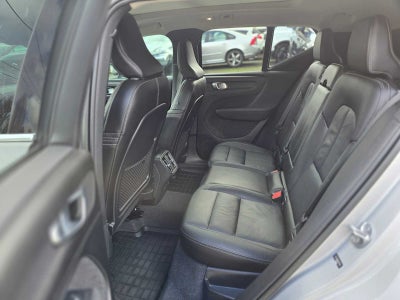 2023 Volvo XC40 Plus Bright Theme