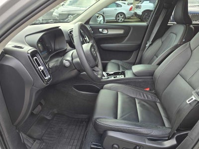 2023 Volvo XC40 Plus Bright Theme