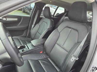 2023 Volvo XC40 Plus Bright Theme