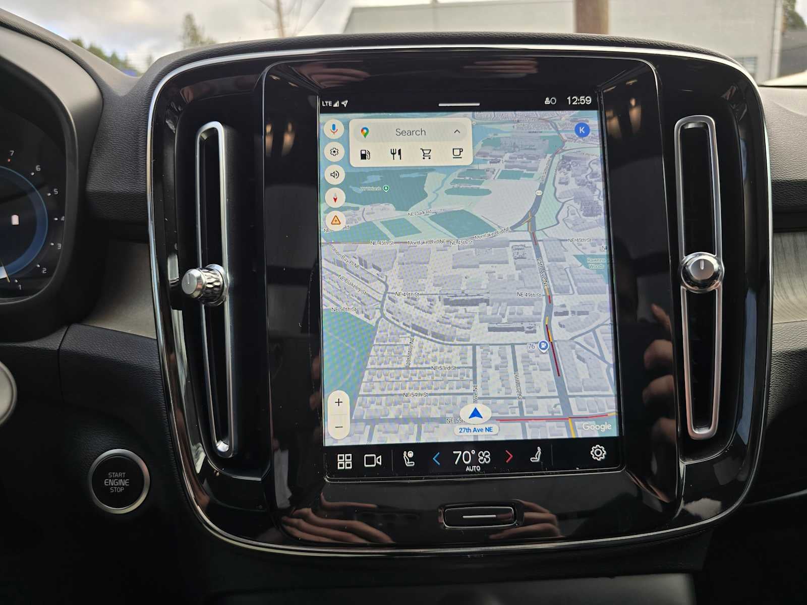 2023 Volvo XC40 Plus Bright Theme