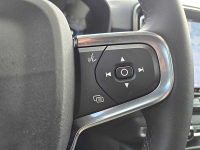 2023 Volvo XC40 Plus Bright Theme