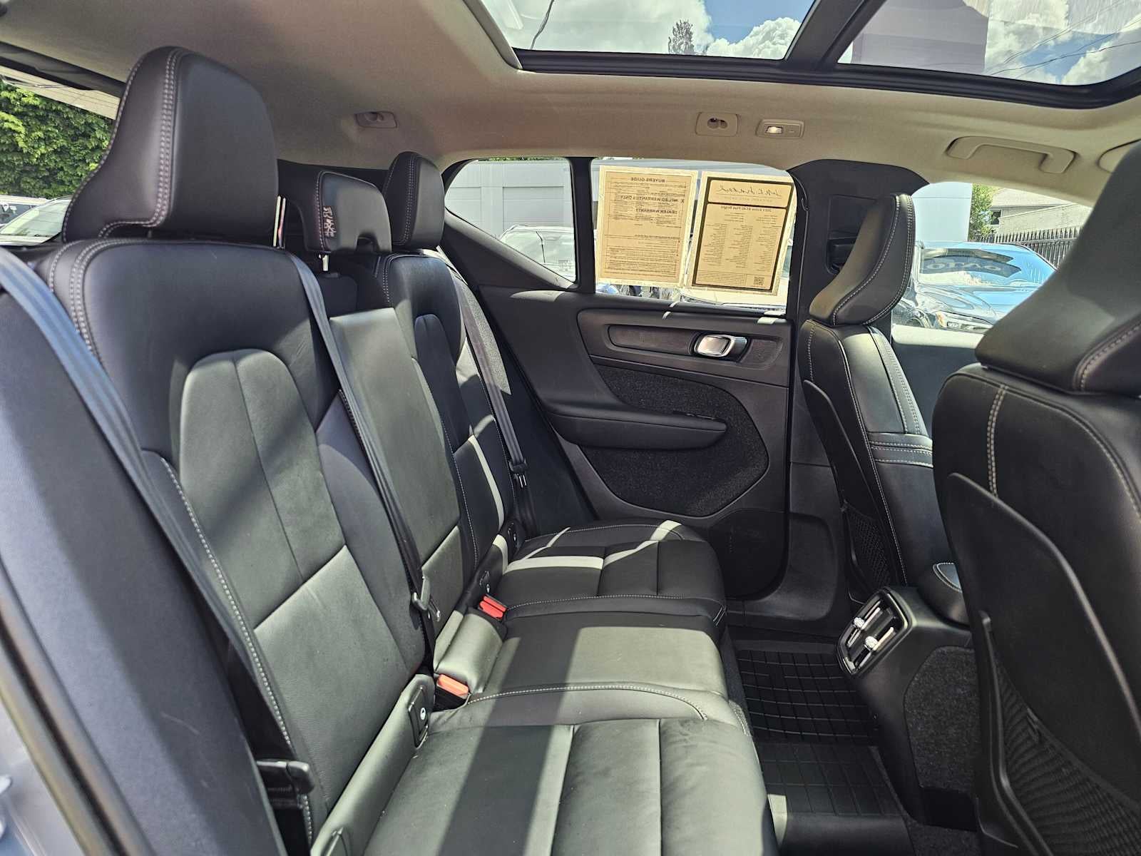 2023 Volvo XC40 Plus Bright Theme