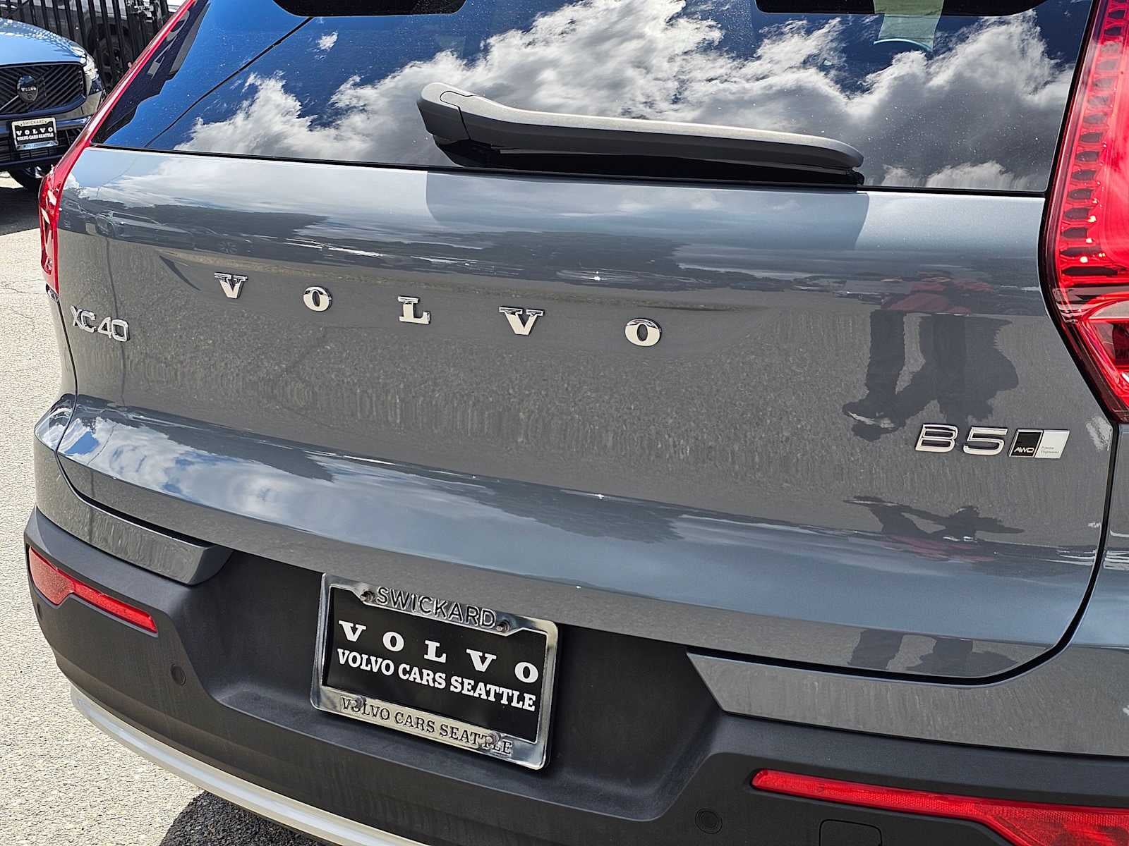 2023 Volvo XC40 Plus Bright Theme