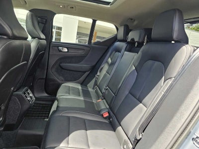 2023 Volvo XC40 Plus Bright Theme