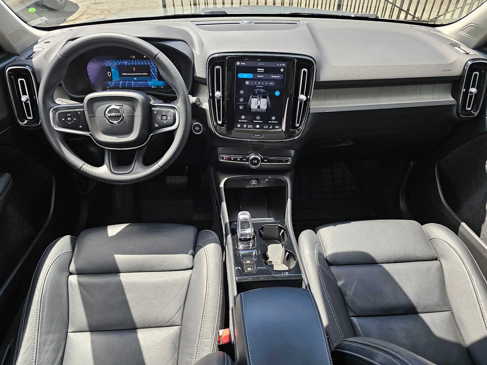 2023 Volvo XC40 Plus Bright Theme