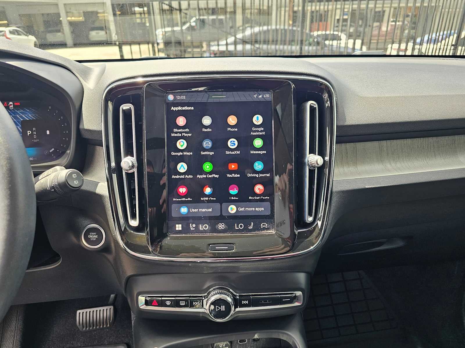 2023 Volvo XC40 Plus Bright Theme