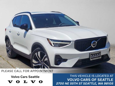 2023 Volvo XC40 Plus Dark Theme