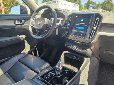 2023 Volvo XC40 Plus Dark Theme