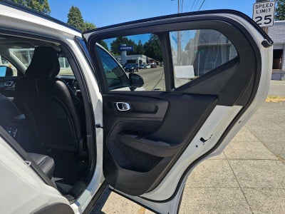 2023 Volvo XC40 Plus Dark Theme
