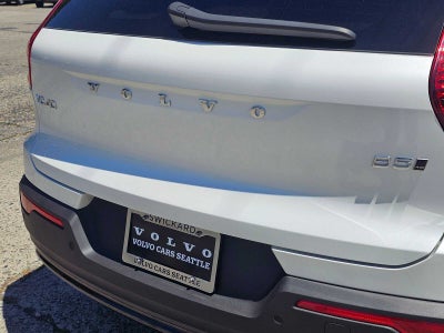 2023 Volvo XC40 Plus Dark Theme
