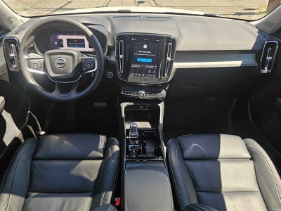 2023 Volvo XC40 Plus Dark Theme