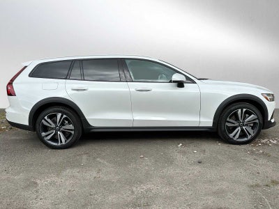 2026 Volvo V60 Cross Country Plus