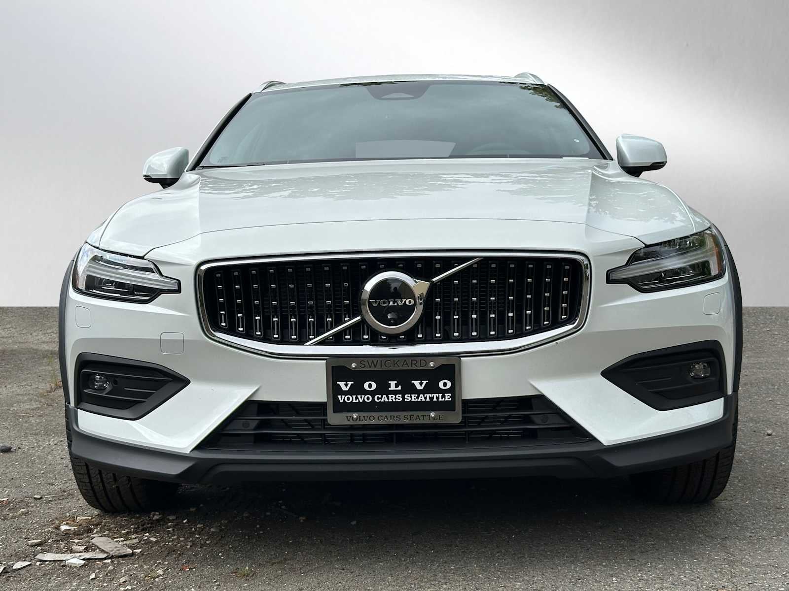 2026 Volvo V60 Cross Country Plus