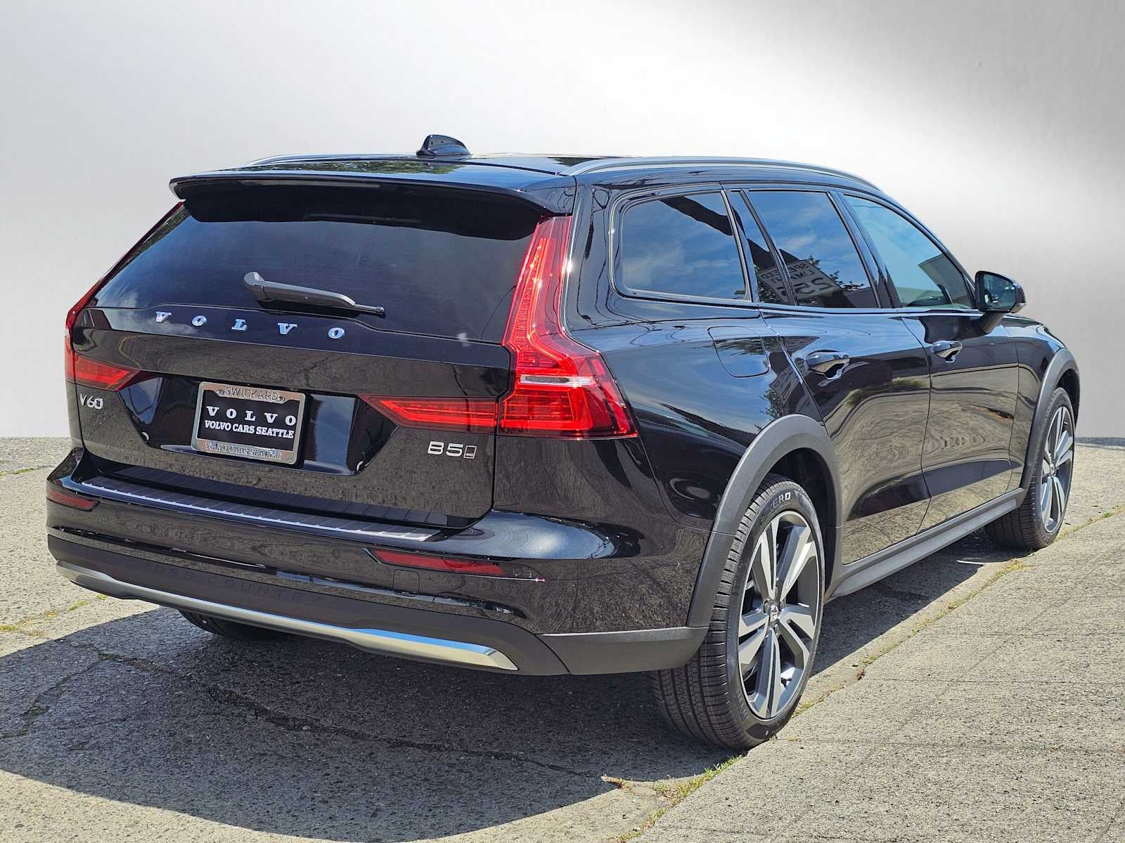2026 Volvo V60 Cross Country Plus