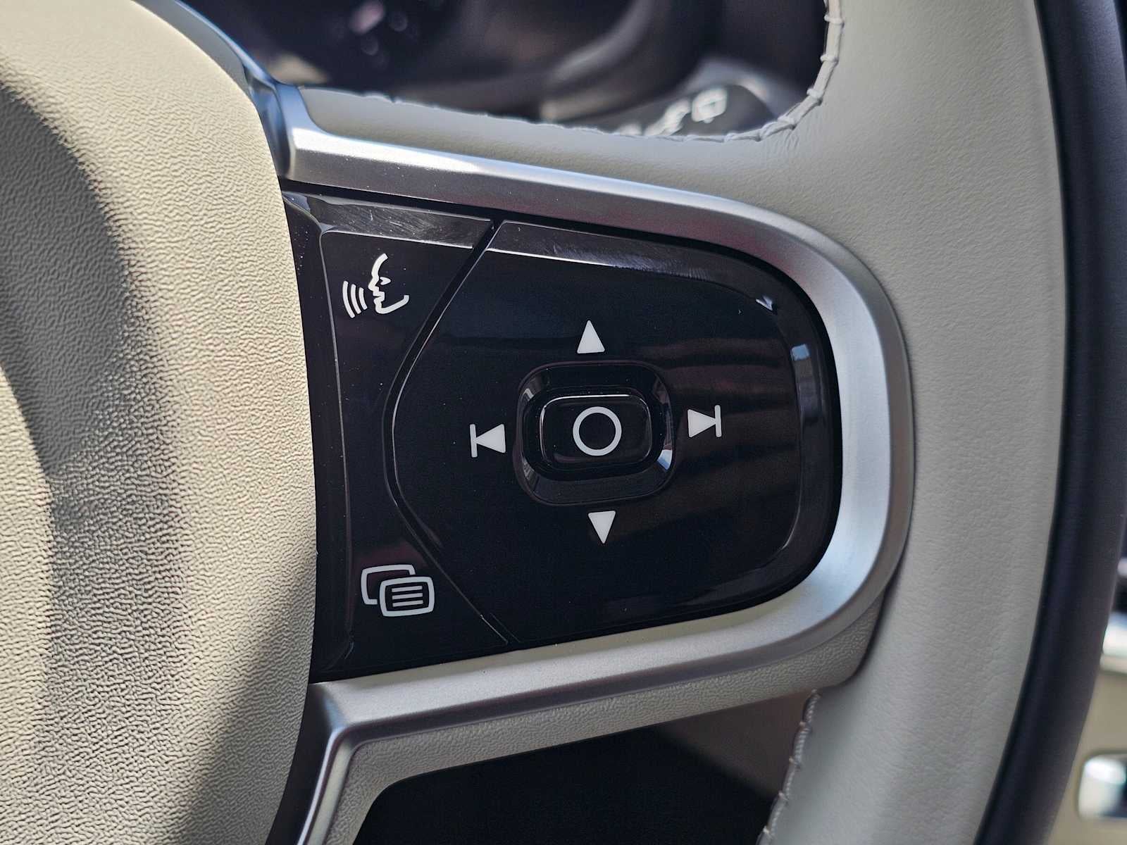 2026 Volvo V60 Cross Country Plus