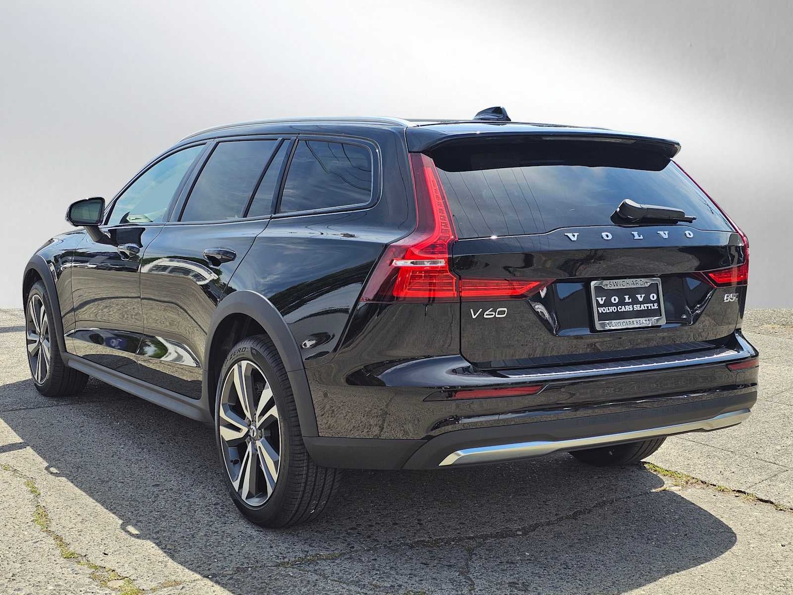 2026 Volvo V60 Cross Country Plus
