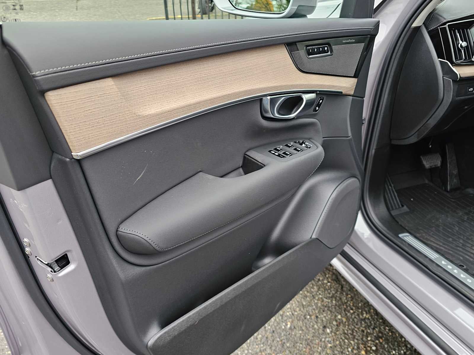 2026 Volvo XC90 Plus