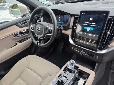 2026 Volvo XC90 Plus