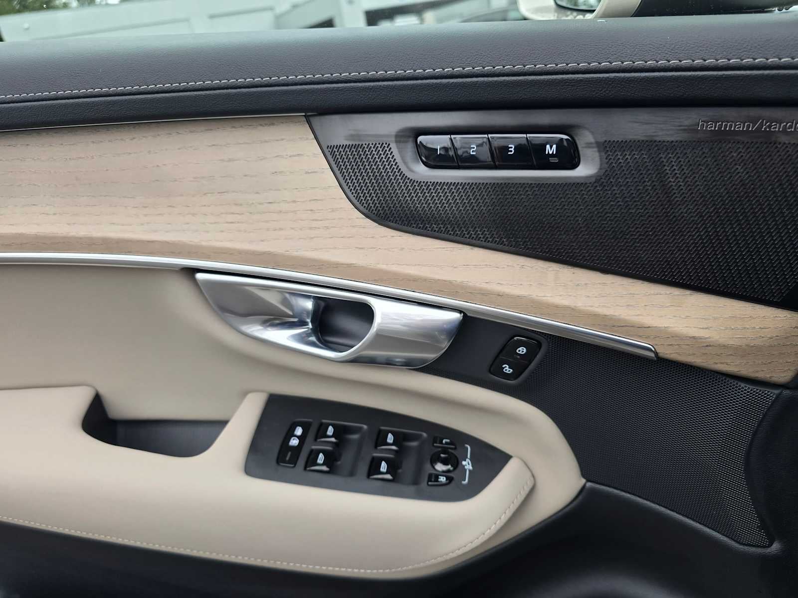 2026 Volvo XC90 Plus