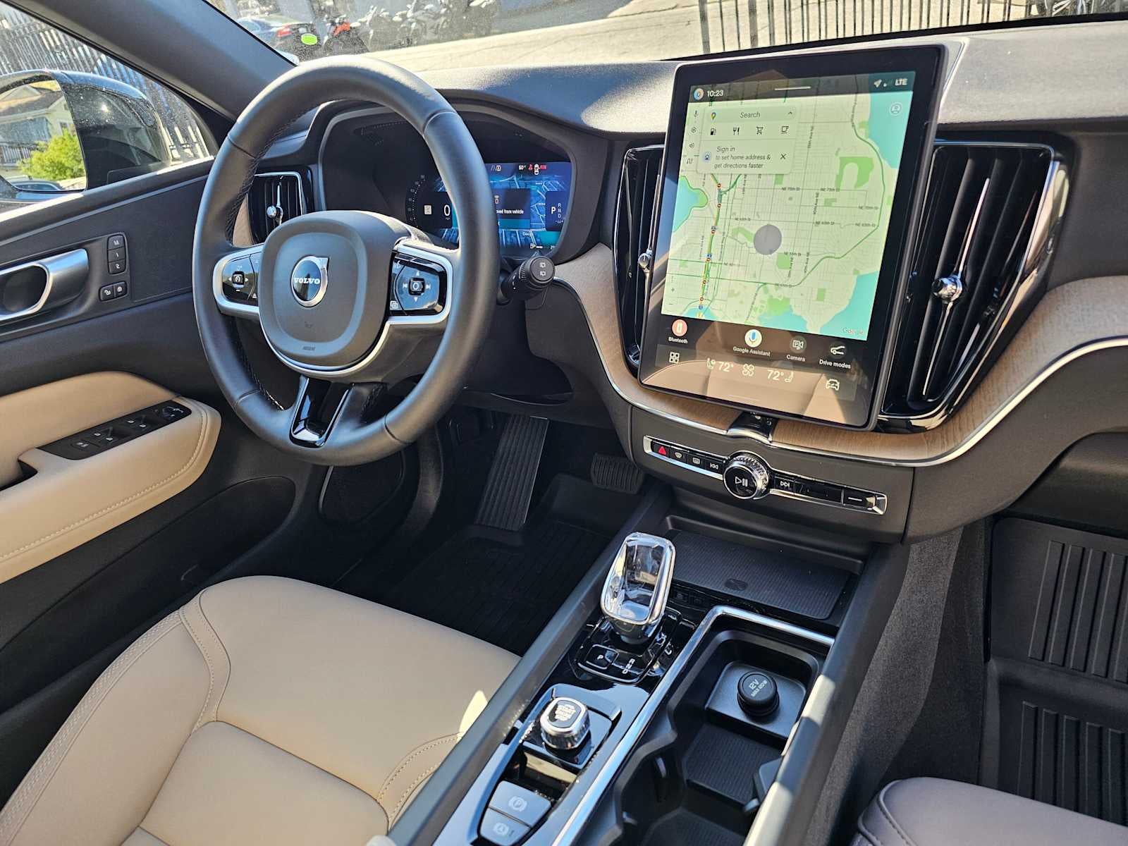 2026 Volvo XC60 Plus
