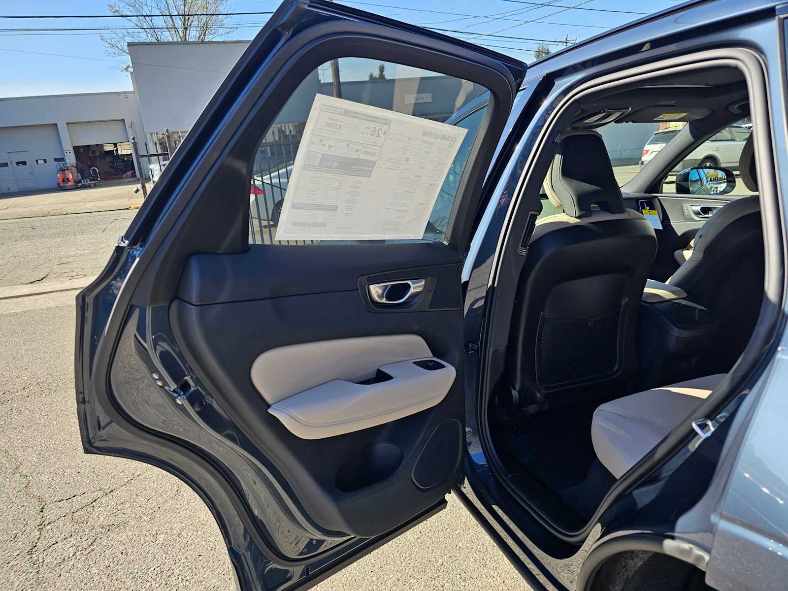 2026 Volvo XC60 Plus