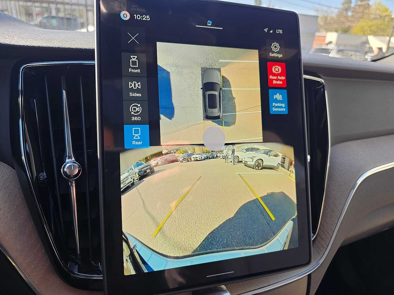 2026 Volvo XC60 Plus