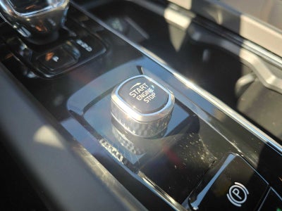 2026 Volvo XC60 Plus