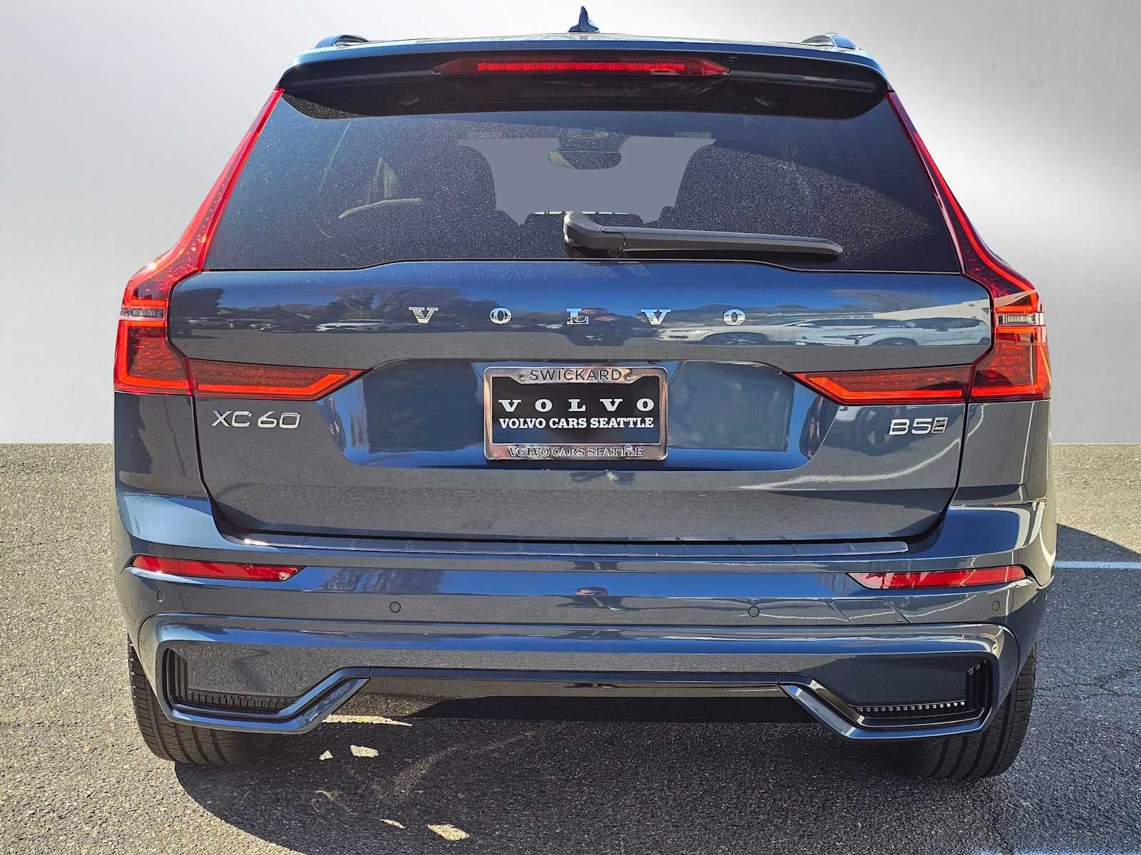 2026 Volvo XC60 Plus