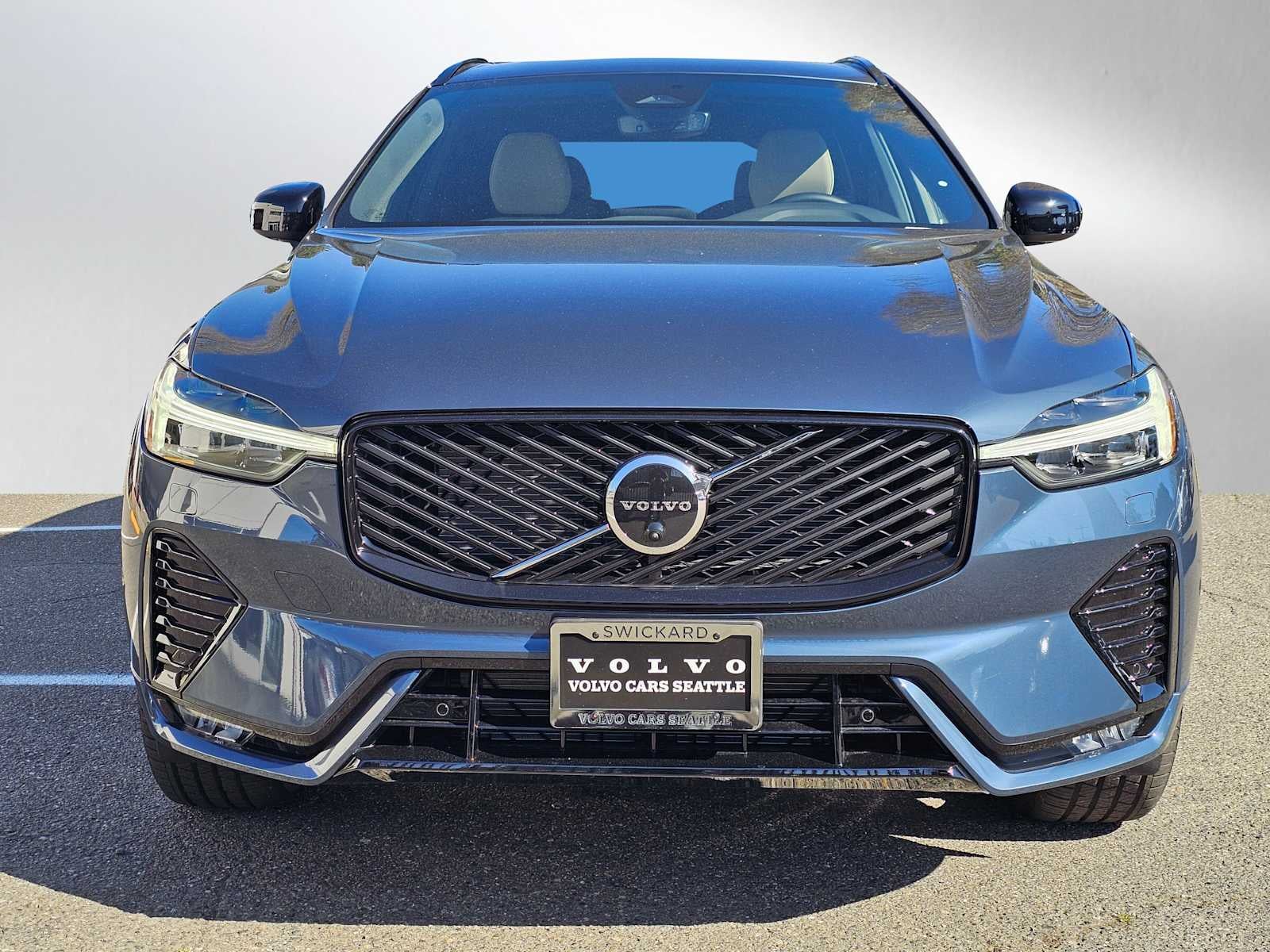 2026 Volvo XC60 Plus