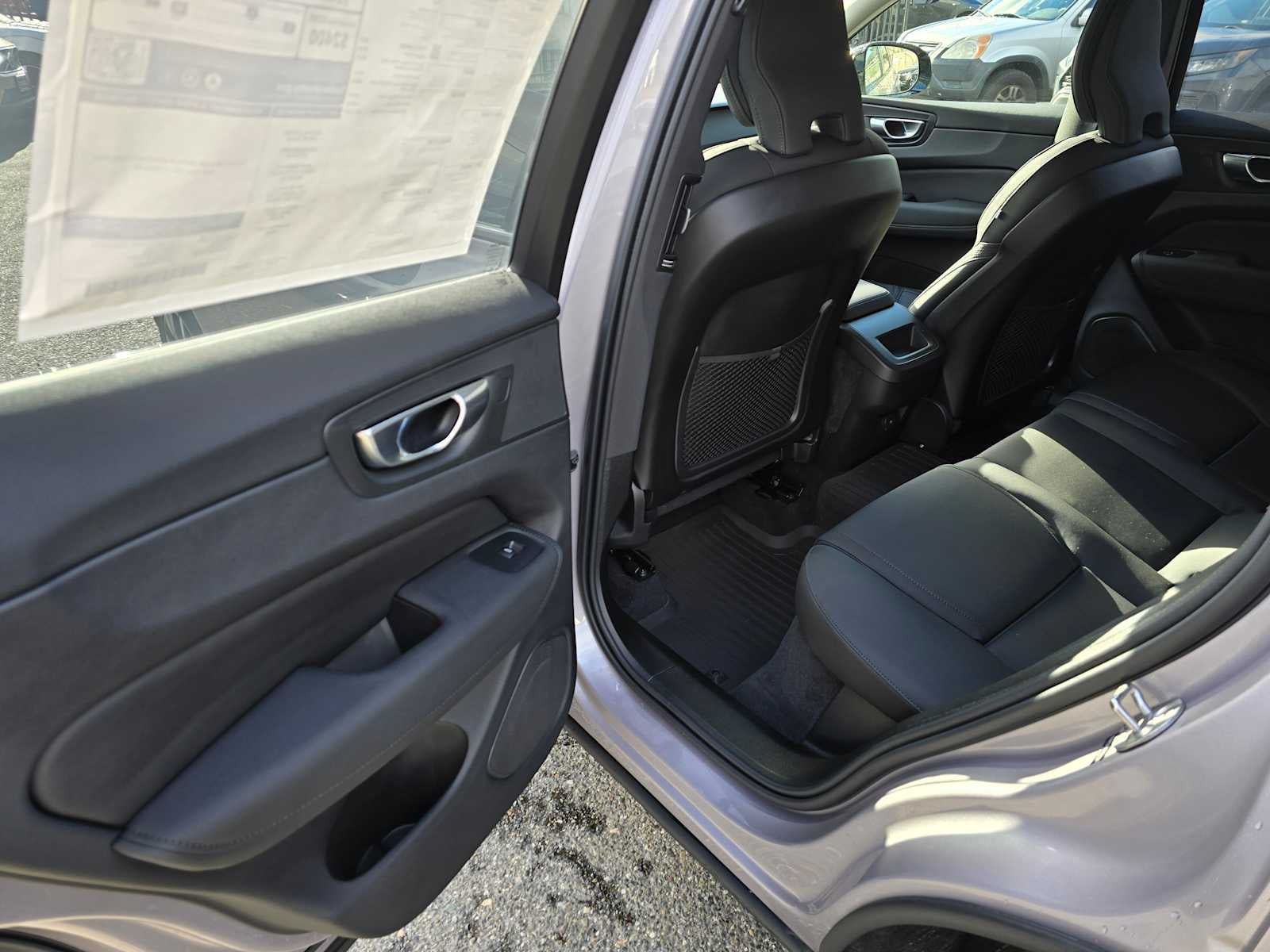 2026 Volvo XC60 Plus
