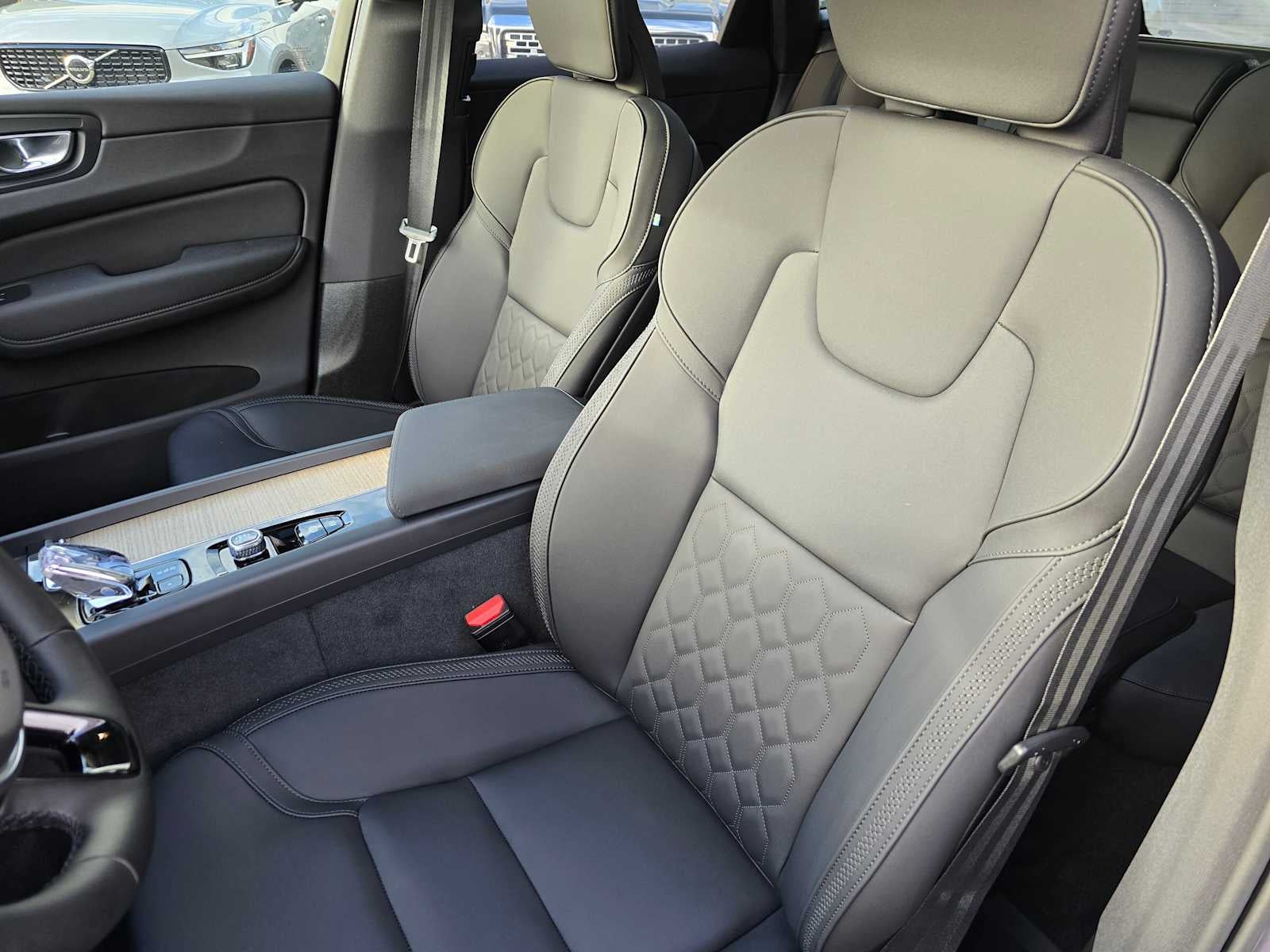 2026 Volvo XC60 Plus
