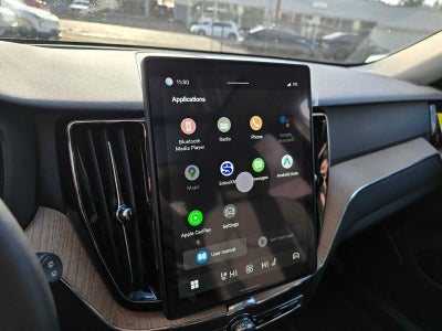 2026 Volvo XC60 Plus