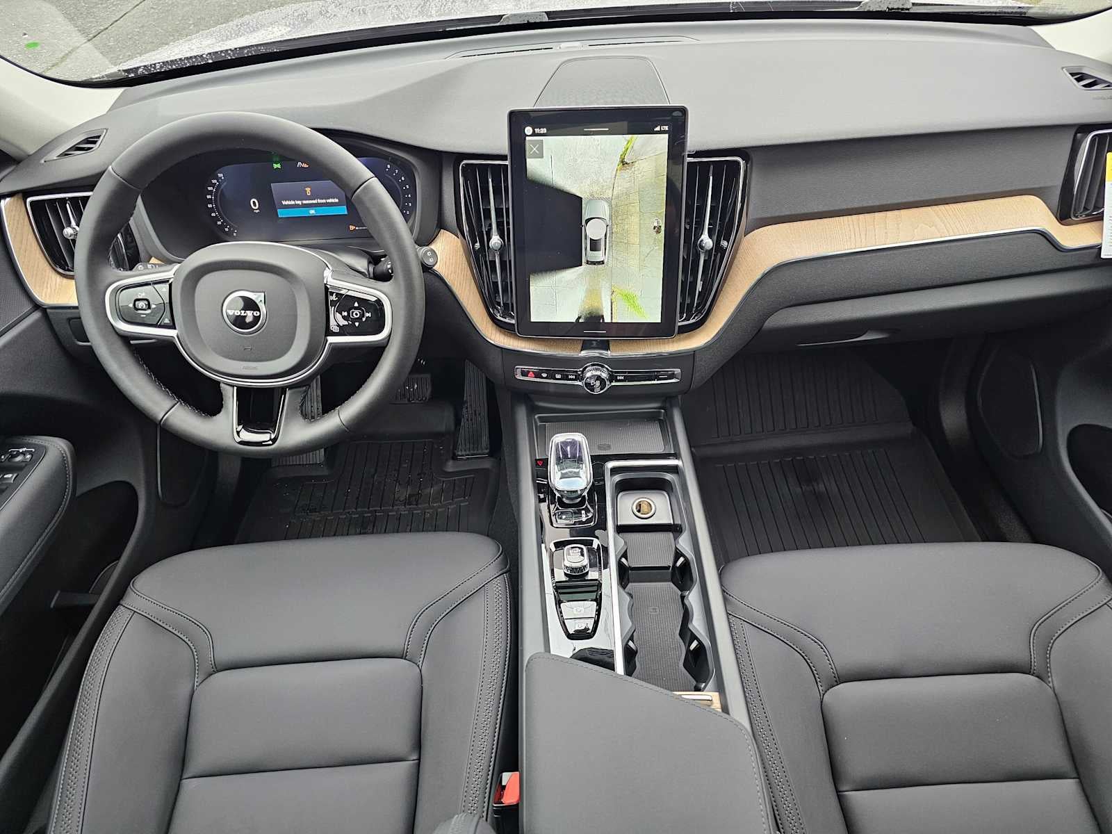 2026 Volvo XC60 Plus