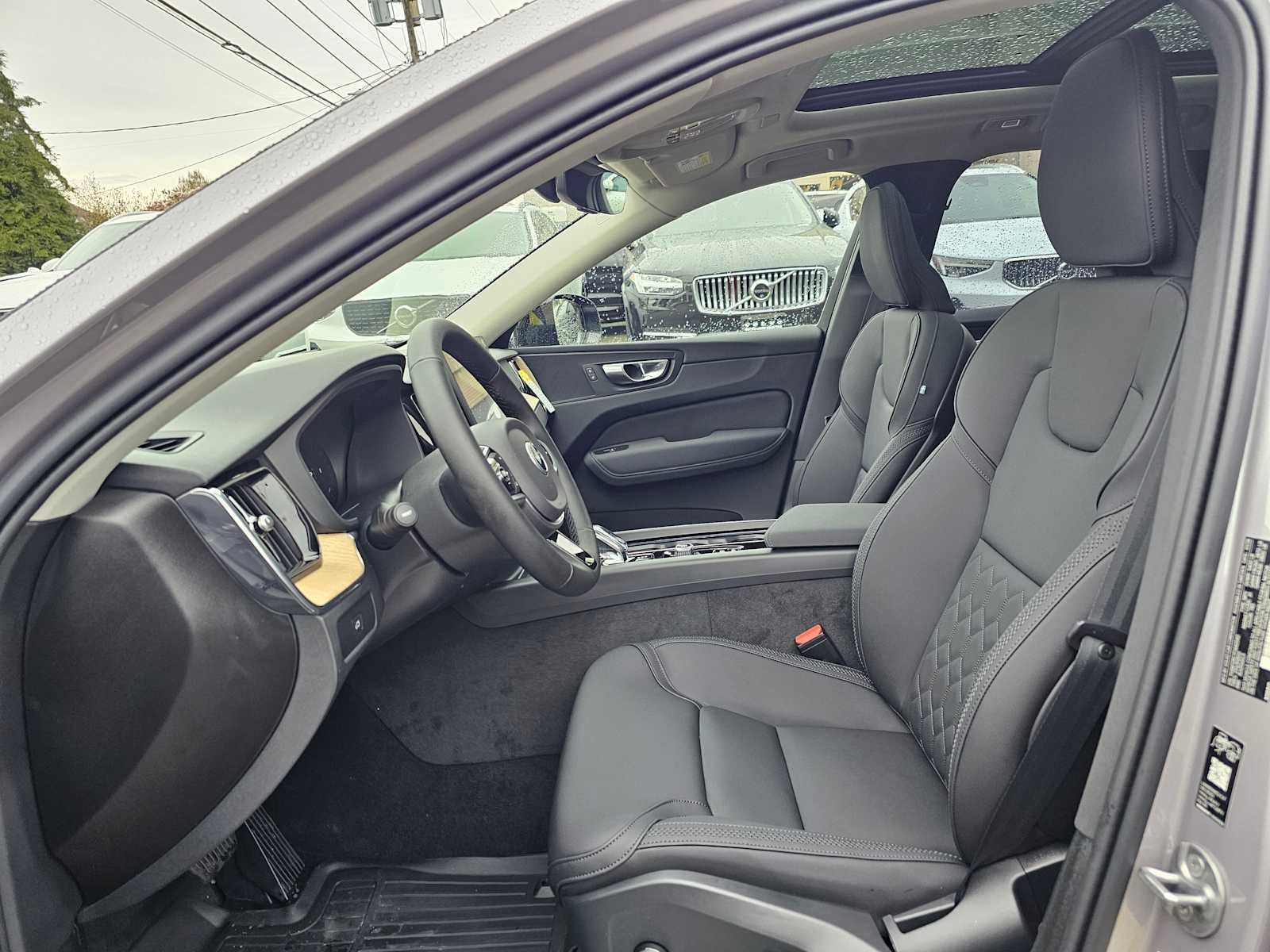 2026 Volvo XC60 Plus