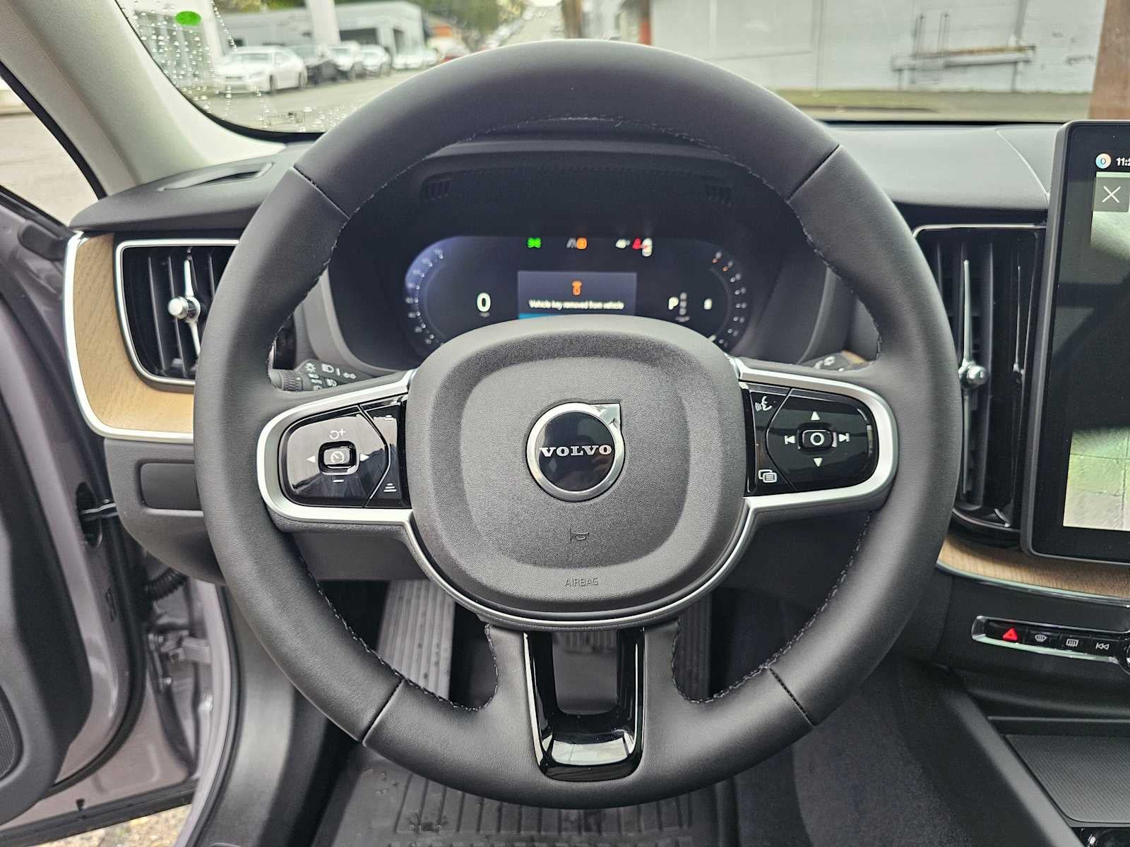 2026 Volvo XC60 Plus