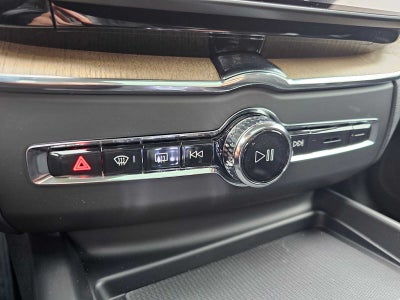2026 Volvo XC60 Plus