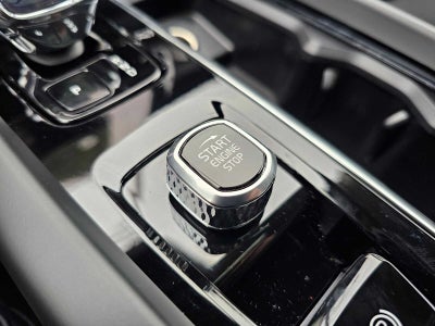 2026 Volvo XC60 Plus