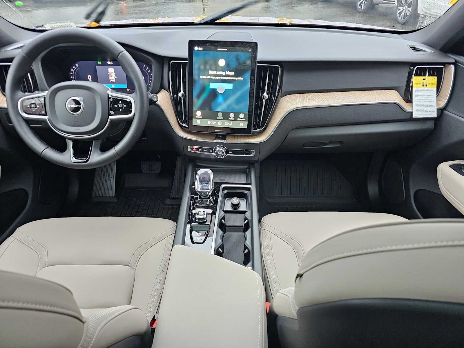 2026 Volvo XC60 Plus
