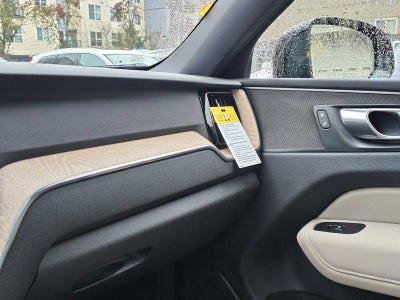 2026 Volvo XC60 Plus