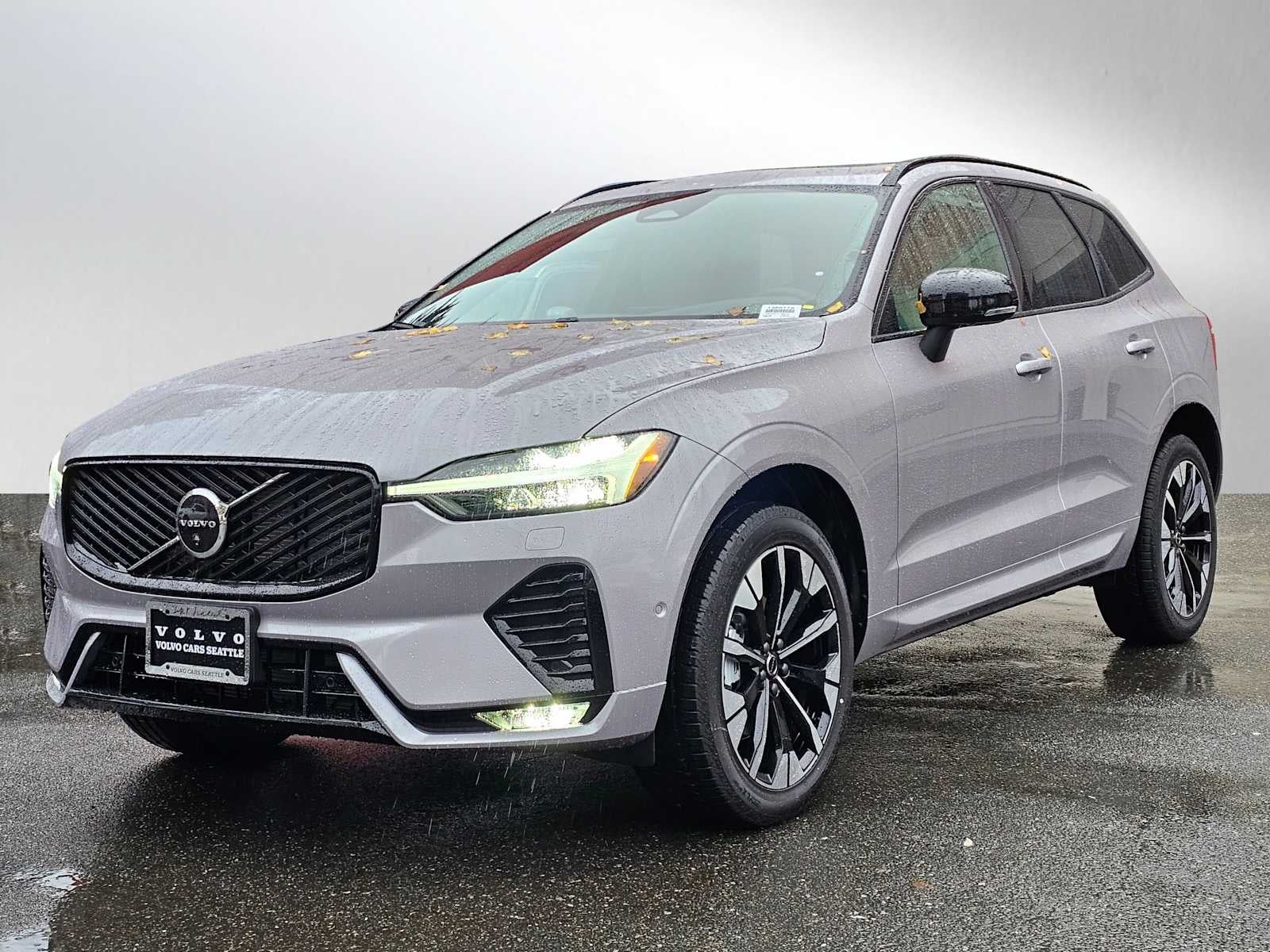 2026 Volvo XC60 Plus