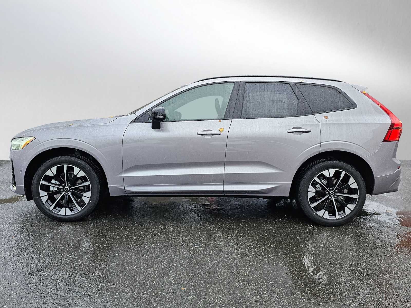 2026 Volvo XC60 Plus