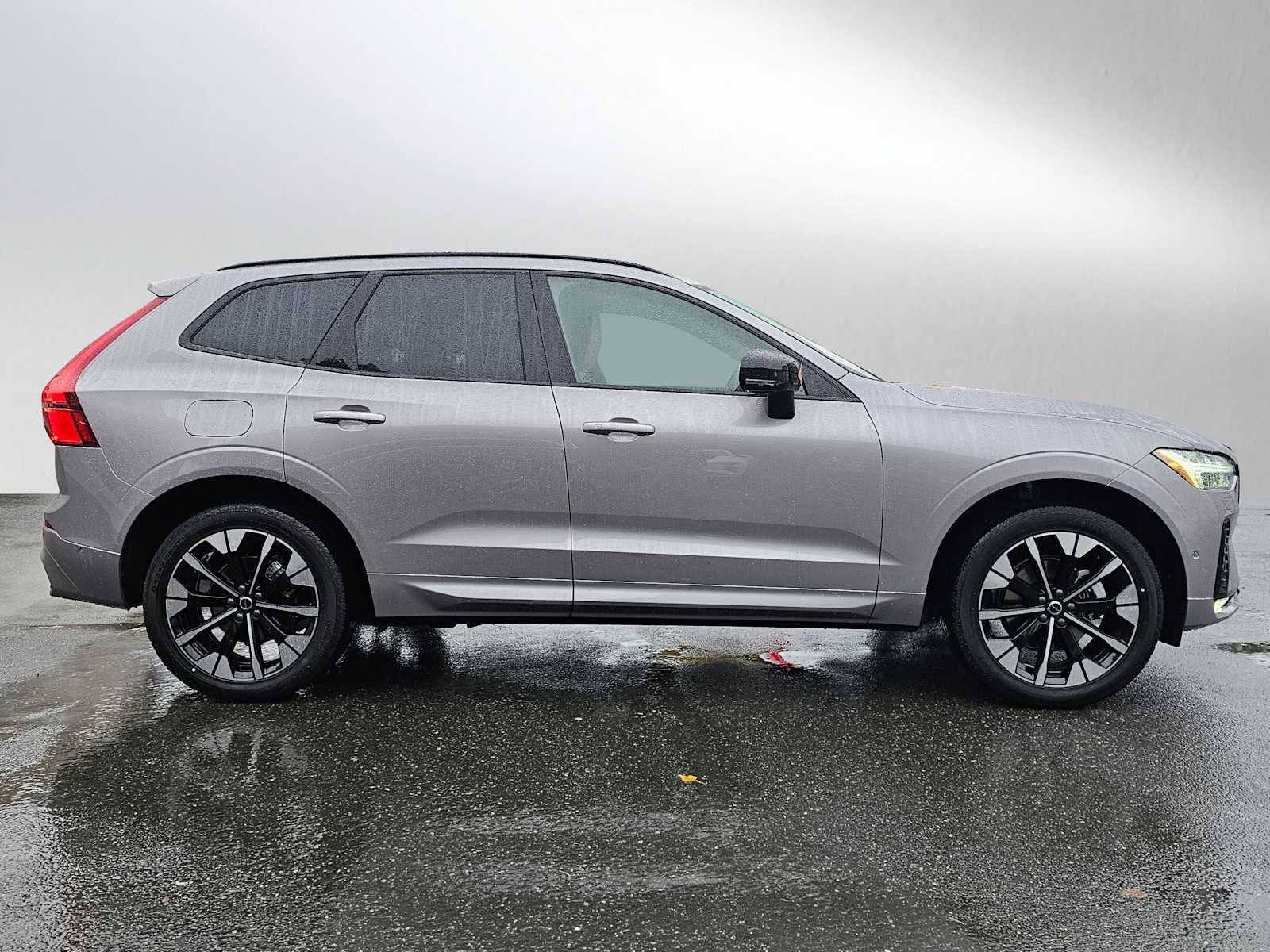 2026 Volvo XC60 Plus