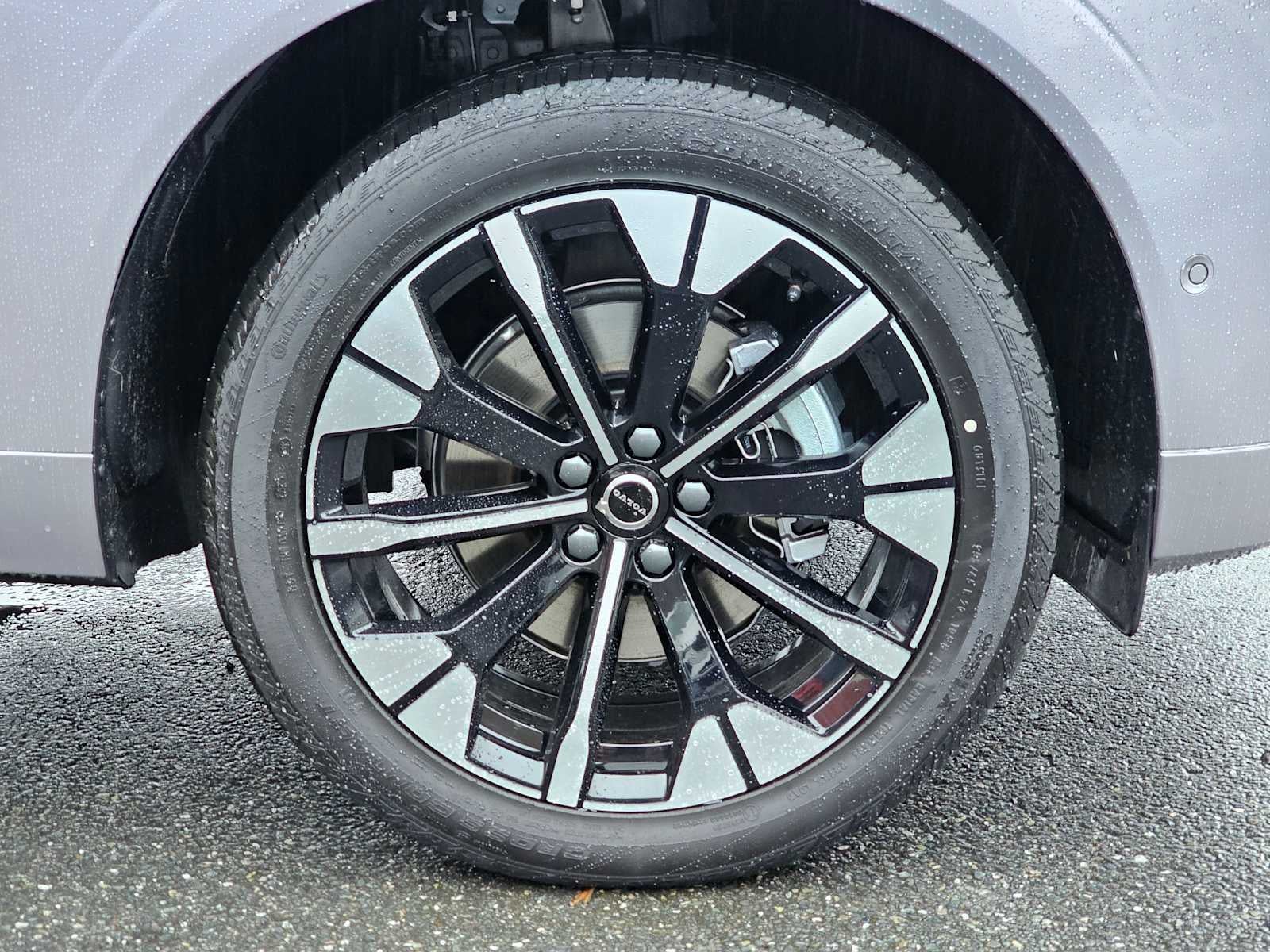 2026 Volvo XC60 Plus