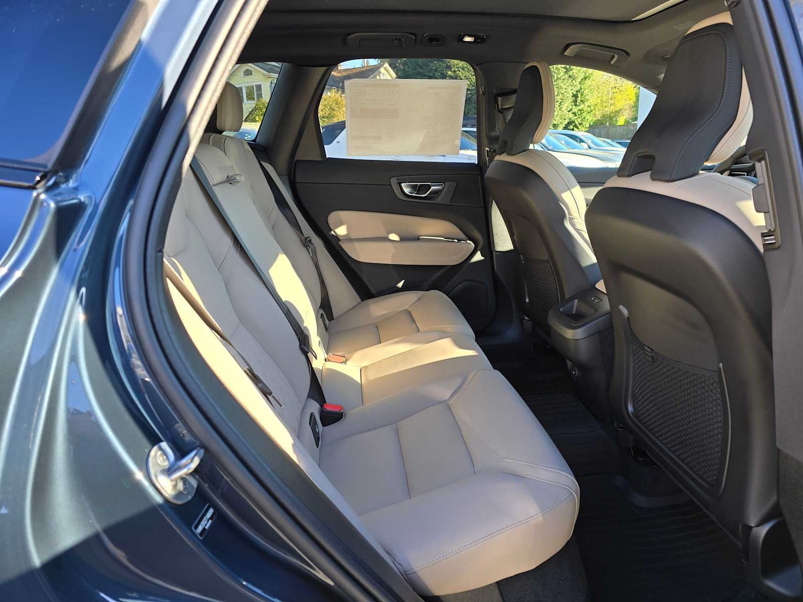 2026 Volvo XC60 Plus