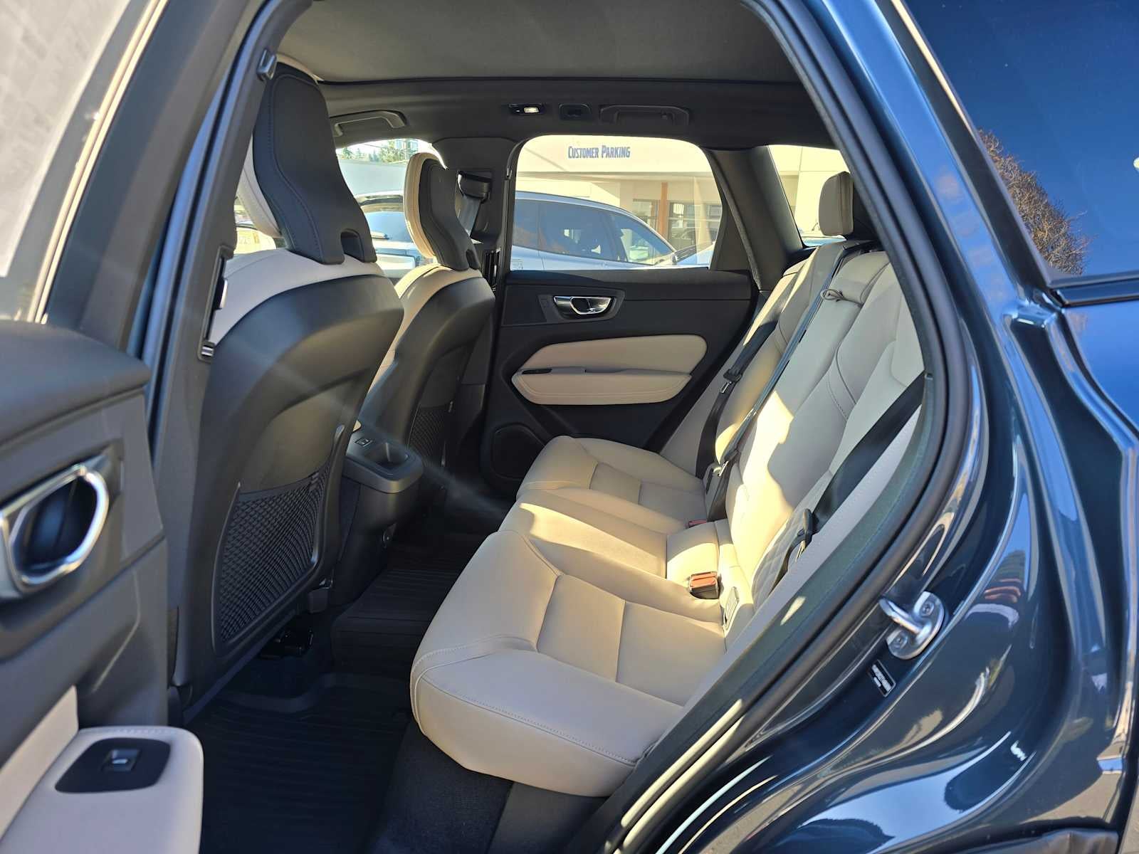 2026 Volvo XC60 Plus