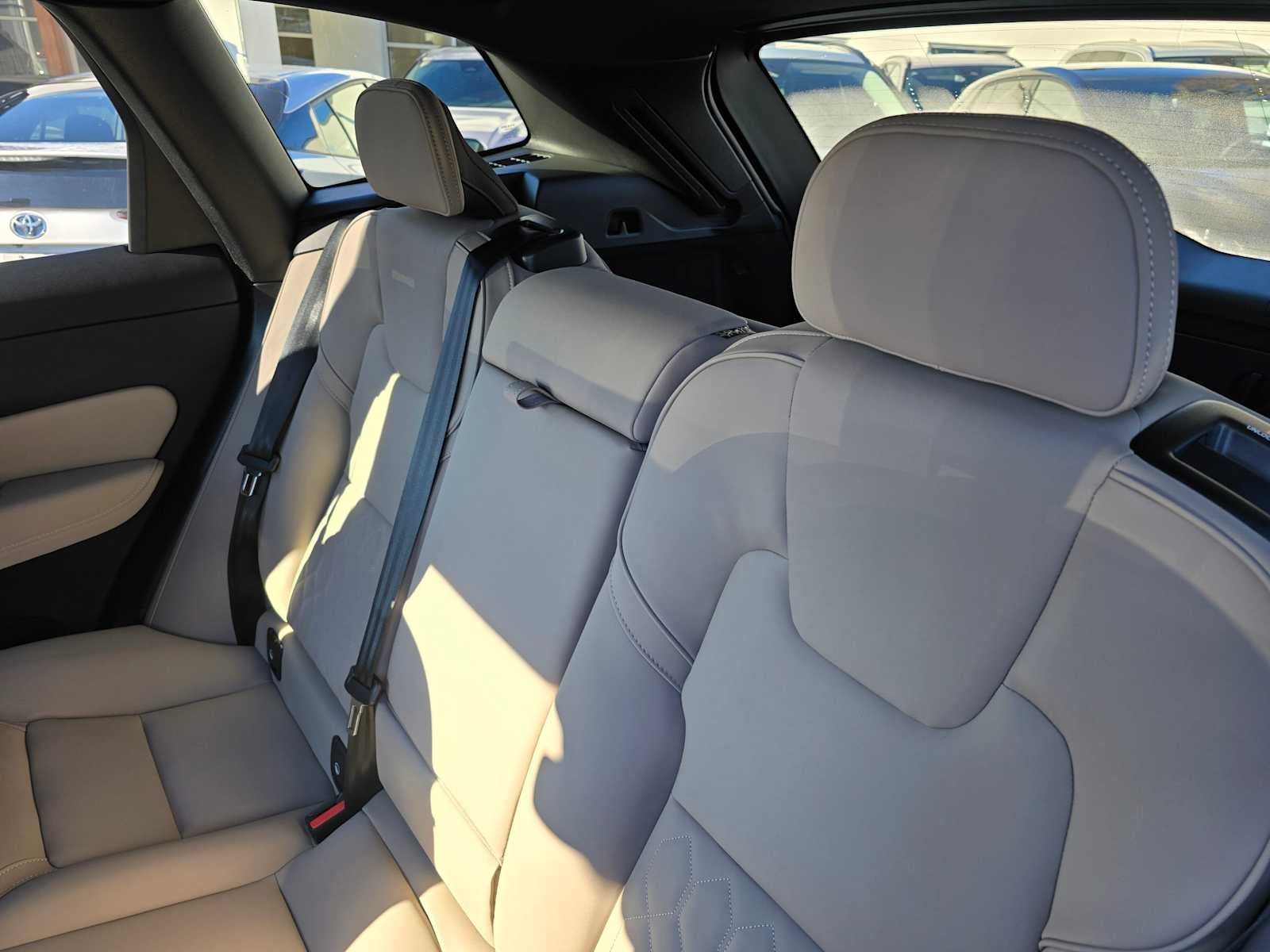 2026 Volvo XC60 Plus