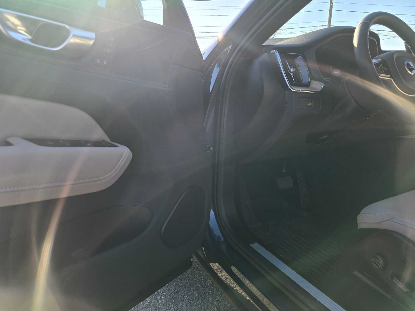 2026 Volvo XC60 Plus