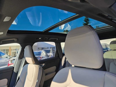 2026 Volvo XC60 Plus