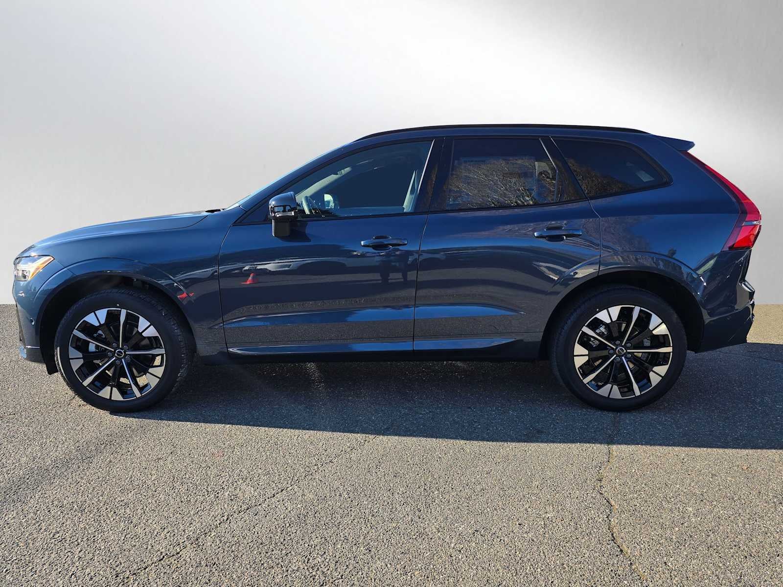 2026 Volvo XC60 Plus